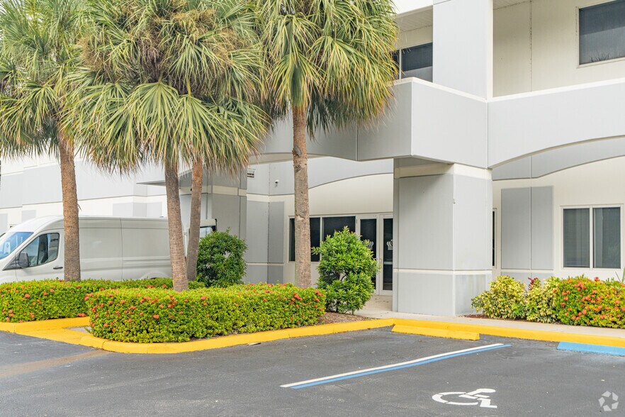 More Photos Of 1095 Broken Sound Pky, Boca Raton Office For Lease