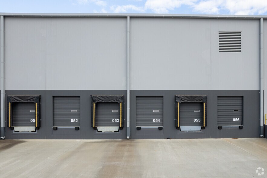 More Photos Of 1127 Woods Chapel Rd, Duncan Distribution For Lease