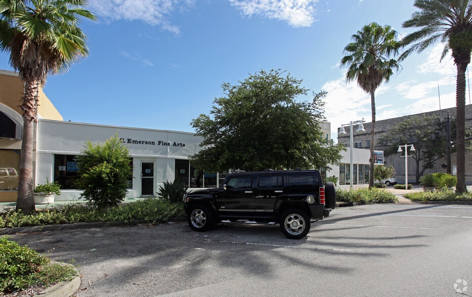 More Photos Of 905-909 Central Ave, Saint Petersburg Storefront For Lease