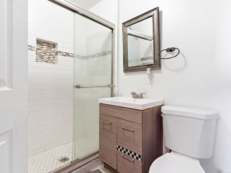 More Photos Of 237 Astor St, Newark Apartments For Sale