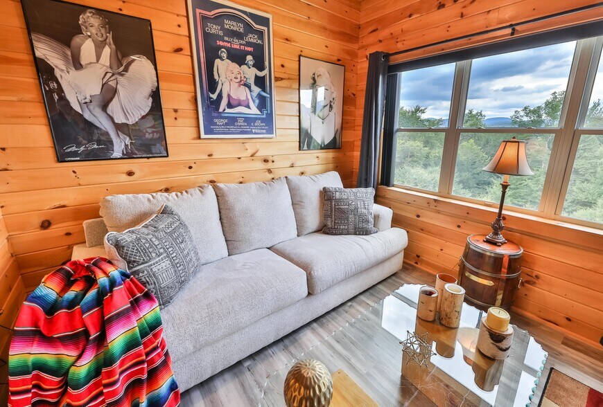 More Photos Of 19 Palsgraf Ct., Elka Park Showroom For Sale