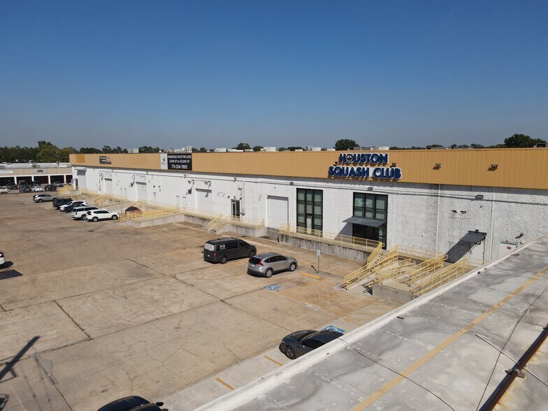 More Photos Of 1530 W Sam Houston Pky N, Houston Warehouse For Lease