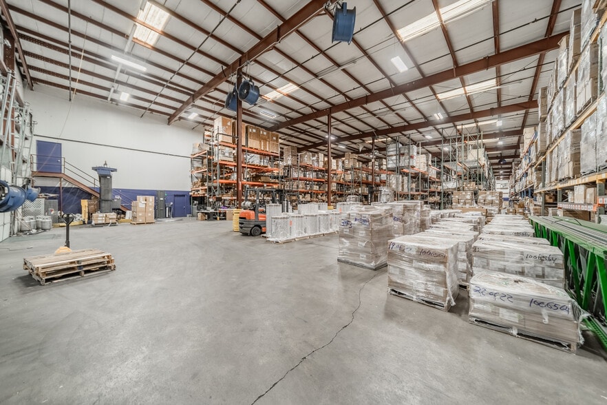 More Photos Of 129 Dupree St, Charlotte Distribution For Lease