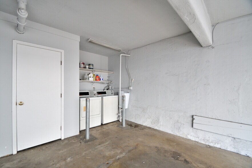 More Photos Of 1818-1820 12th St, Manhattan Beach Apartments For Sale