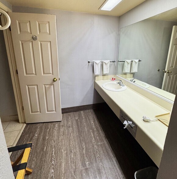 More Photos Of 111 Martinez St, Junction Hotel For Sale