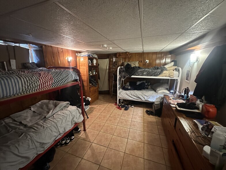 More Photos Of 8 Elm St, Leominster Dormitory For Sale