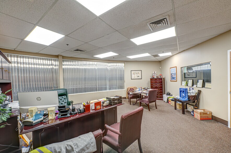 More Photos Of 30 Crossways E, Bohemia Manufacturing For Lease