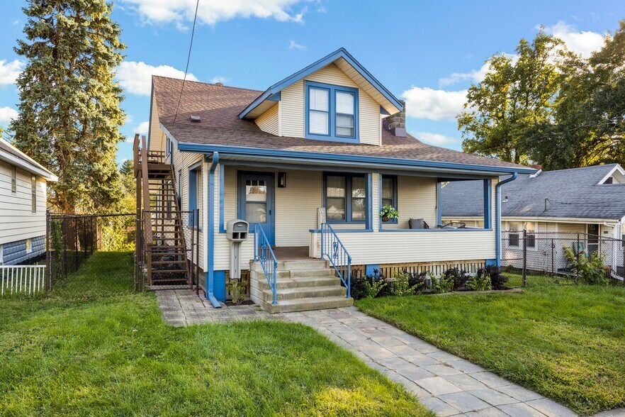 More Photos Of 810 E Sciota Ave, Peoria Heights Multifamily For Sale