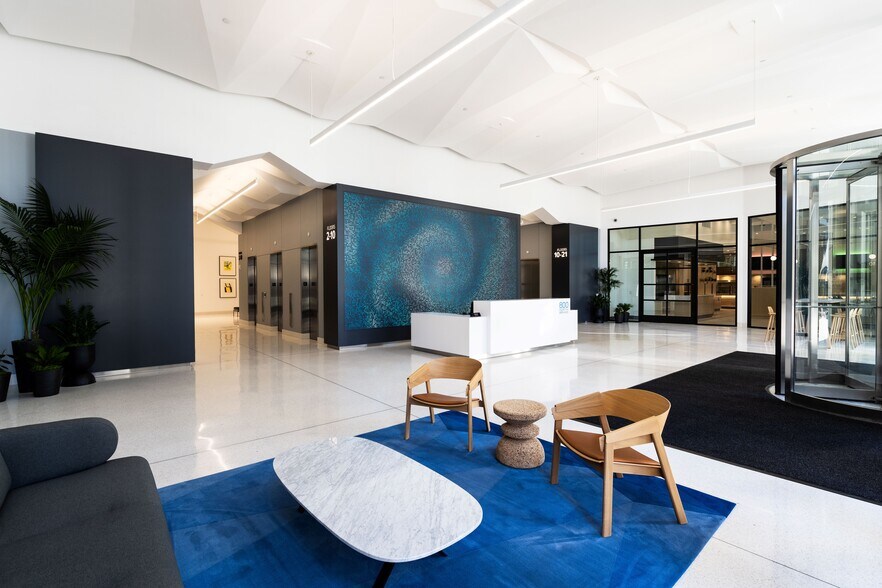 More Photos Of 800 N Brand Blvd, Glendale Office For Lease