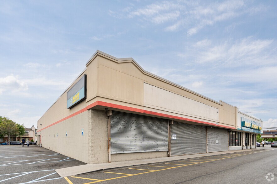 More Photos Of 2040-2060 Forest Ave, Staten Island Unknown For Lease