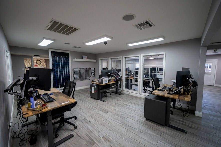 More Photos Of 13026 Cypress North Houston Rd, Cypress Loft Creative Space For Sale