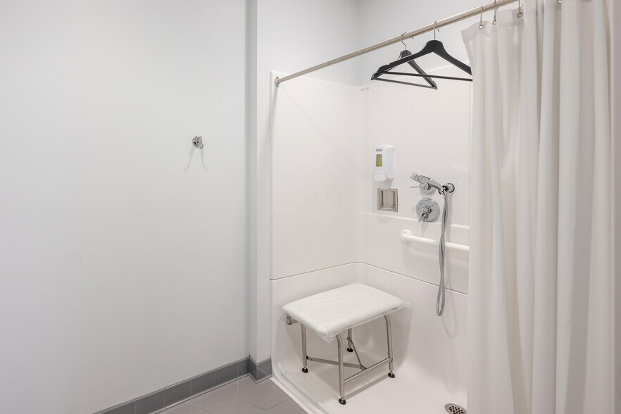 More Photos Of 10 Memorial Blvd, Providence Office For Lease