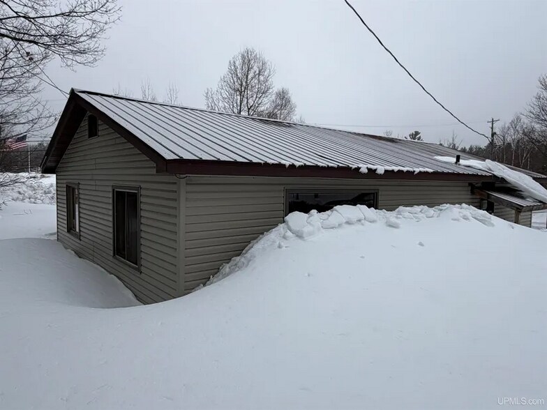 More Photos Of 7 Brebner Rd E, Negaunee Flex For Sale
