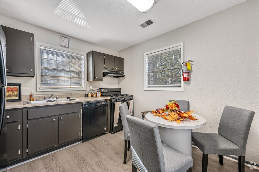 More Photos Of 115 Rock Quarry Rd, Stockbridge Apartments For Sale