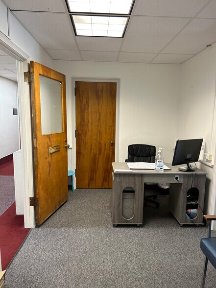 More Photos Of 4 Market St, Lockport Medical For Lease