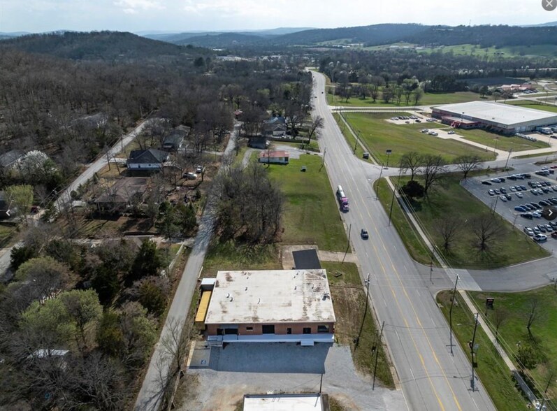 More Photos Of 2716 S School Ave, Fayetteville Manufacturing For Sale