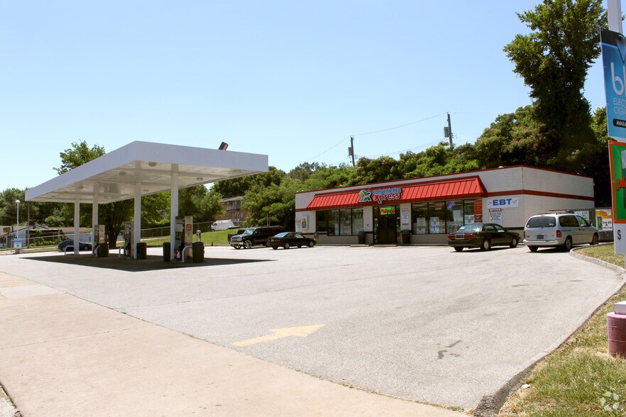 More Photos Of 8815 N Broadway St, Saint Louis Service Station For Sale