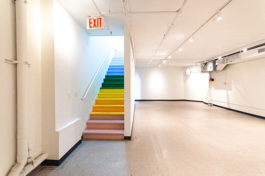 More Photos Of 21 Warren St, New York Apartments For Lease