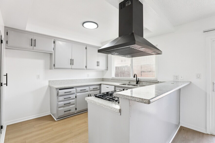 More Photos Of 13561 Arizona St, Westminster Apartments For Sale