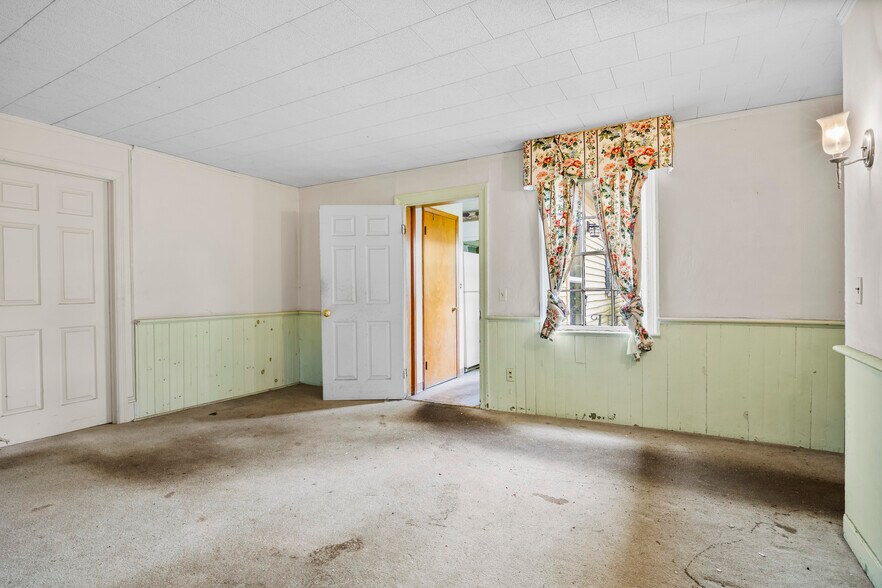 More Photos Of 47 Bronk Rd, Selkirk Land For Sale