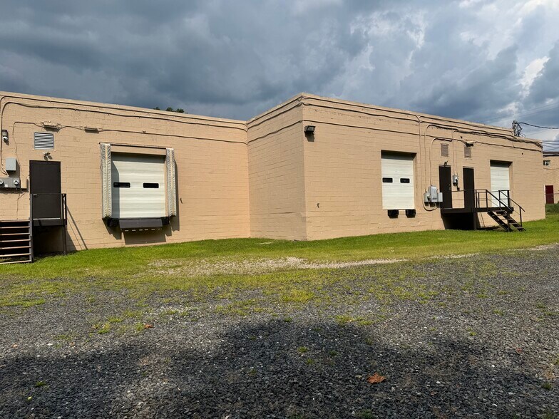 More Photos Of 10-16 Democrat Way, Gibbsboro Light Distribution For Lease