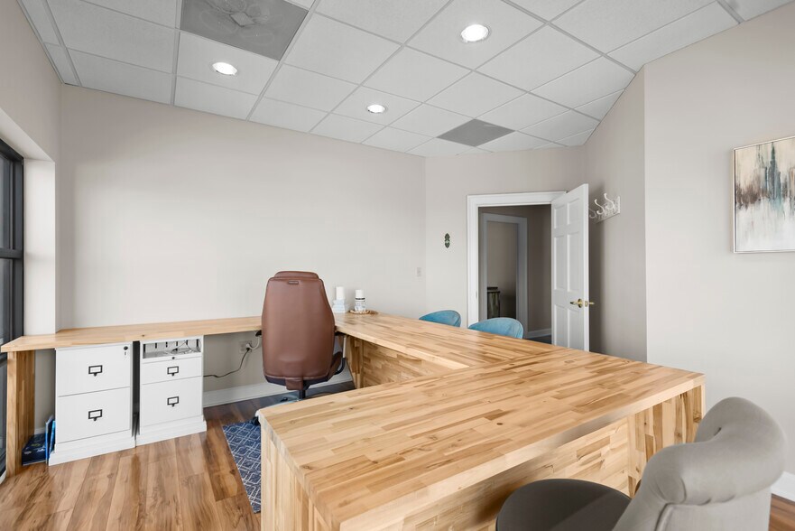 More Photos Of 19810 W Catawba Ave, Cornelius Office For Lease