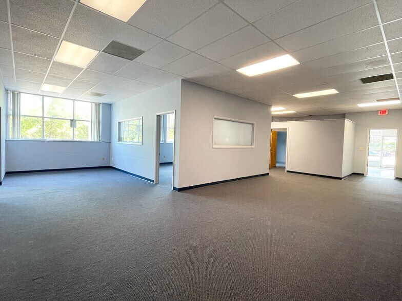 More Photos Of 726 N Cherry St, Winston-Salem Office For Sale