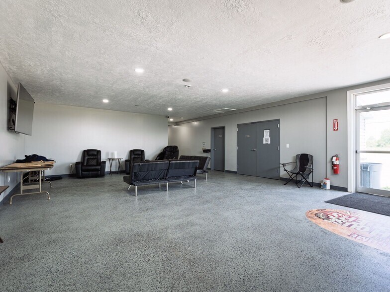 More Photos Of 17612 State Route 3, Watertown Showroom For Sale