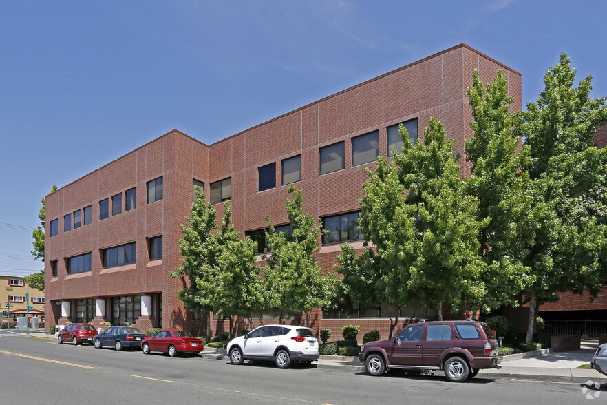 More Photos Of 1315 Alhambra Blvd, Sacramento Medical For Lease
