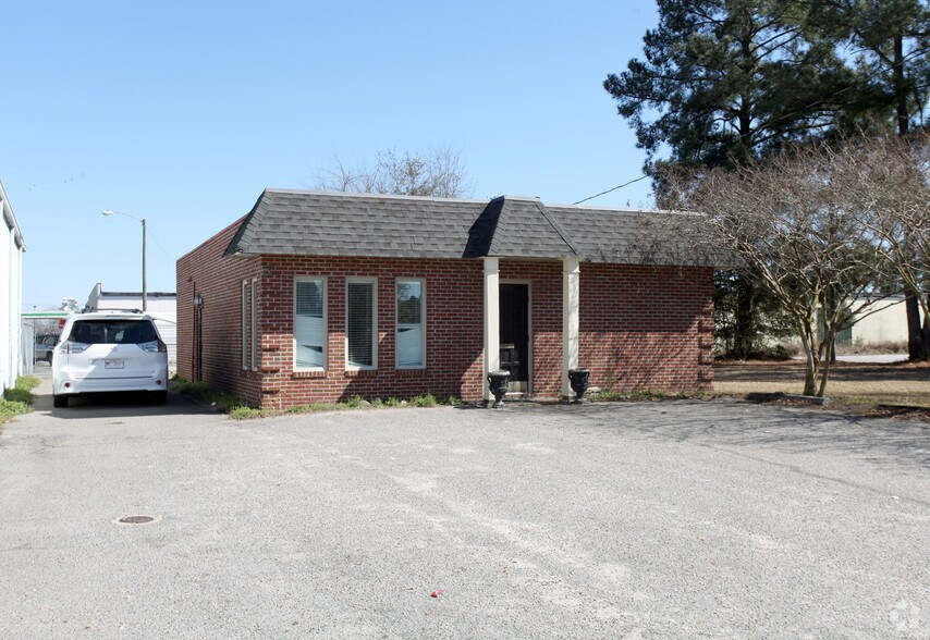 Primary Photo Of 507 S Main St, Mullins Office For Sale