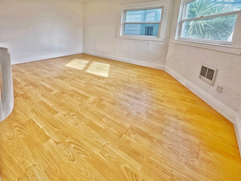 More Photos Of 108 Naglee Ave, San Francisco Apartments For Sale