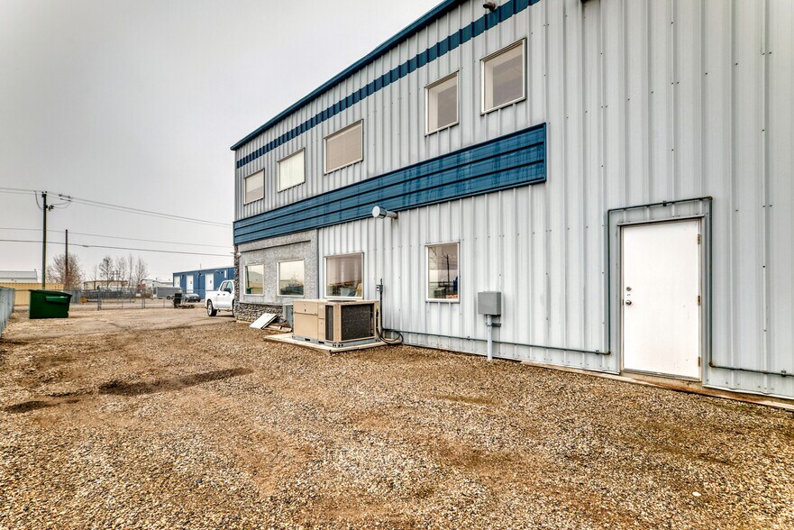 More Photos Of 116 Orchard Way, Strathmore Service For Lease