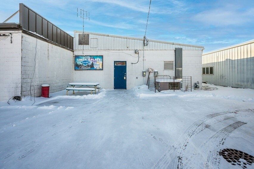 More Photos Of 236 E Maine St, Amboy Specialty For Sale