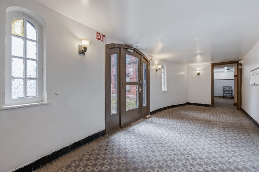 More Photos Of 4408-4414 S Drexel Blvd, Chicago Apartments For Sale