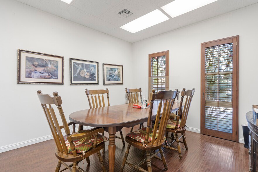 More Photos Of 444 W 10th St, Santa Ana Medical For Sale