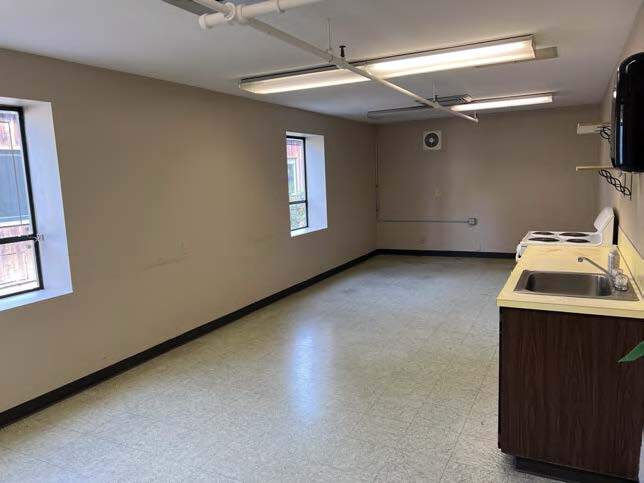 More Photos Of 27676 SW Parkway Ave, Wilsonville Manufacturing For Sale