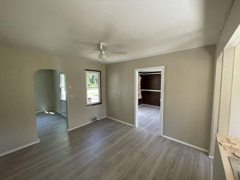 More Photos Of 1205 Loflin Rd, Aberdeen Industrial For Sale