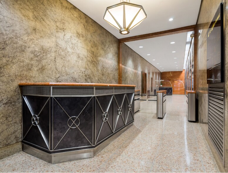 More Photos Of 505 Eighth Ave, New York Office For Lease