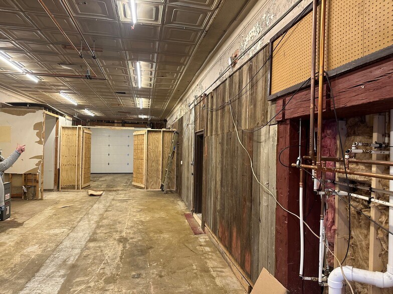 More Photos Of 17624 IN-37 Hwy, Harlan Light Distribution For Lease