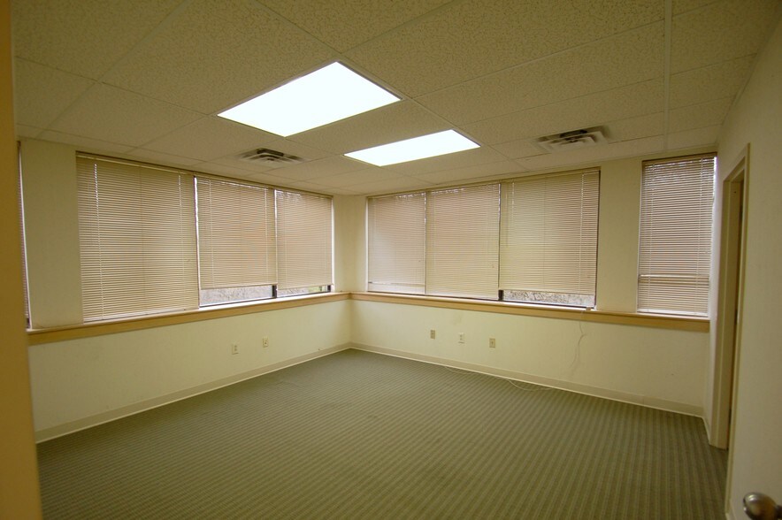 More Photos Of 8100 Ravines Edge Ct, Columbus Medical For Lease