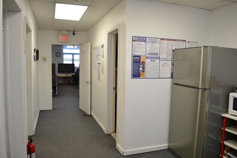 More Photos Of 400 E Edsall Blvd, Palisades Park Manufacturing For Lease