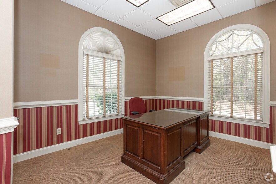 More Photos Of 2421 Brookstone Centre Pky, Columbus Medical For Sale