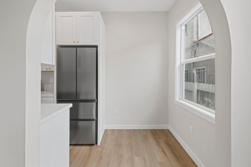 More Photos Of 1827 E 4th St, Long Beach Apartments For Sale