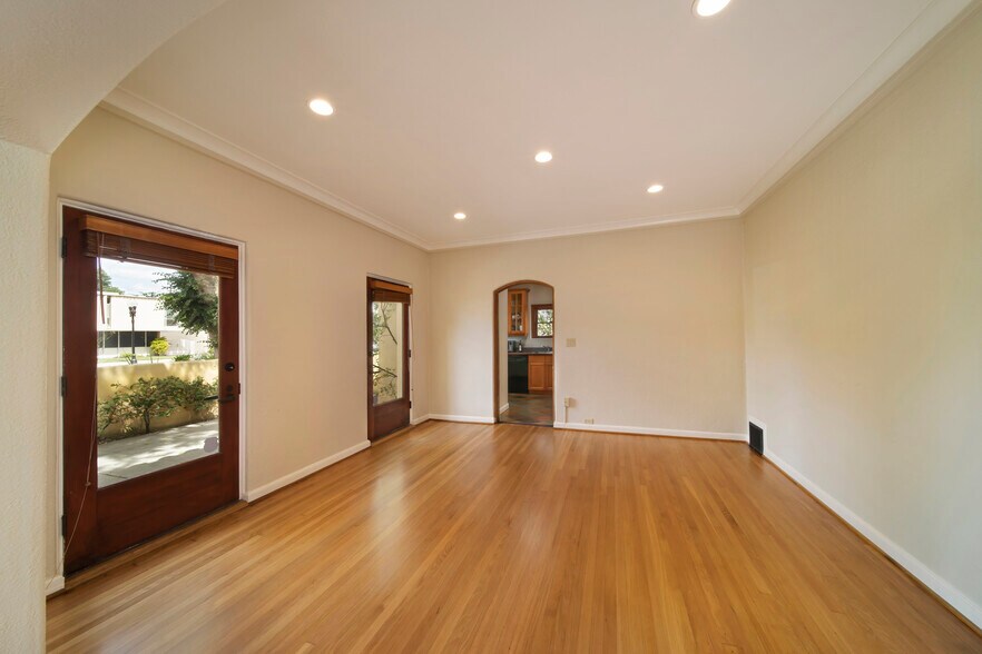 Primary Photo Of 2003 N Broadway, Santa Ana Office For Lease