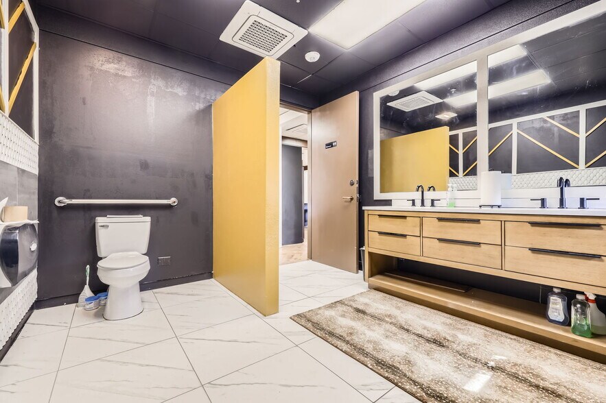 More Photos Of 5932-5934 McIntyre St, Golden Light Manufacturing For Sale