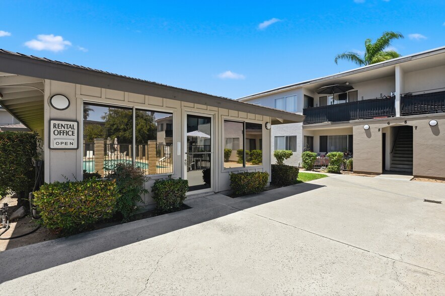 More Photos Of 444 Graves Ave, El Cajon Apartments For Sale