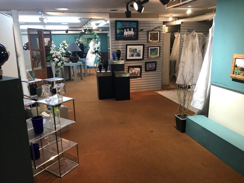 More Photos Of 409 E Main St, Riverton Storefront For Sale