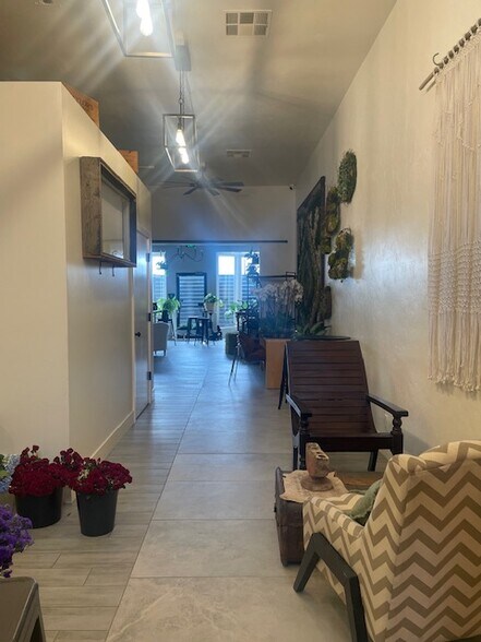 More Photos Of 407-413 E 19th St, Bakersfield Storefront For Sale