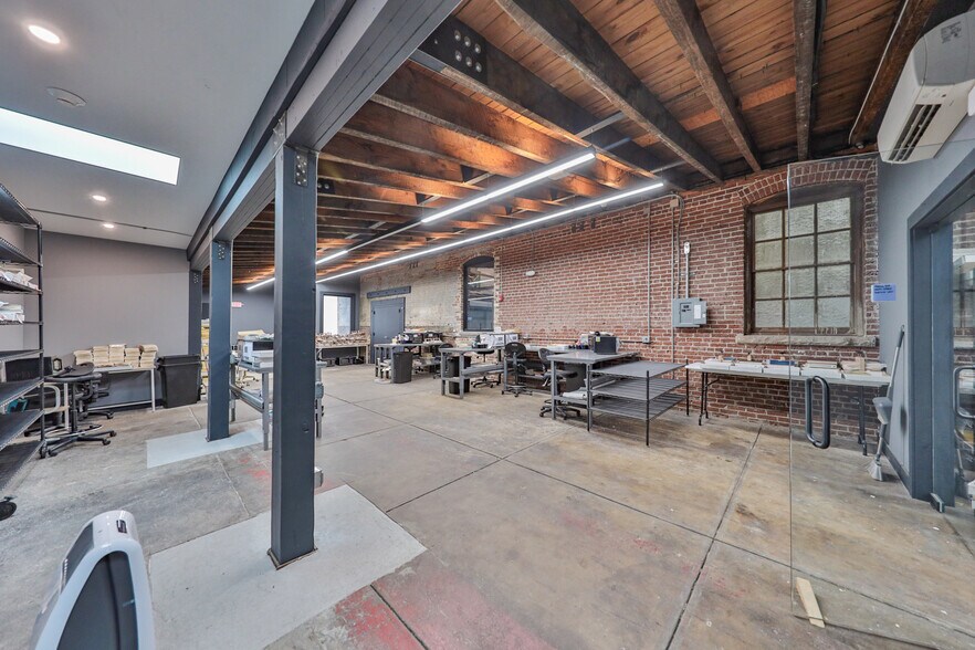 More Photos Of 915 Northampton St, Easton General Retail For Sale