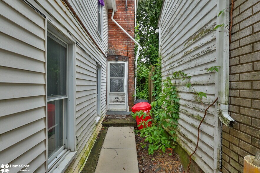 More Photos Of 217 Pen Argyl St, Pen Argyl Multifamily For Sale